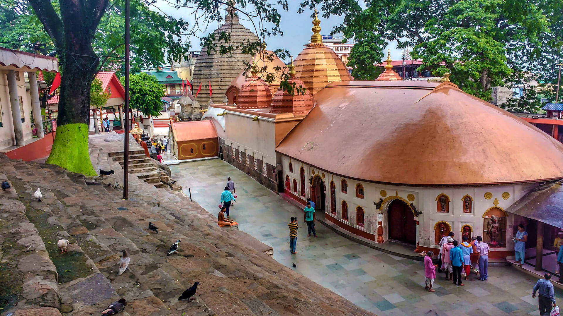 पढ़िए! रहस्यमयी और शक्तिशाली कामाख्या देवी मंदिर का अद्भुत चमत्कार ! जहाँ देवी स्वयं रजस्वला होती हैं और जल हो जाता है रक्तवर्ण!